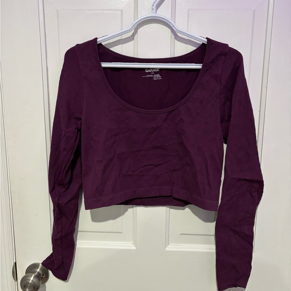 Garage cropped long sleeve
Size: L Color: Purple
